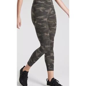 ATHLETA Ultimate Camo 7/8 Tight SZ: Small Olive Camo